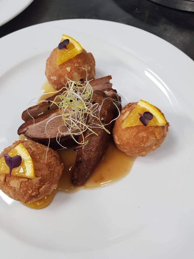 F团队酒店 Liptovský Hrádok 外观 照片