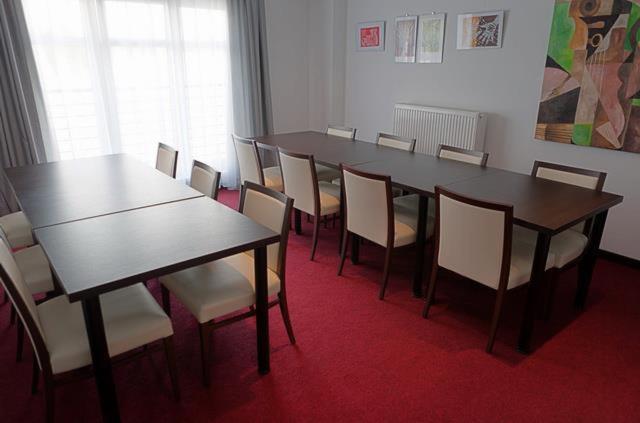 F团队酒店 Liptovský Hrádok 外观 照片