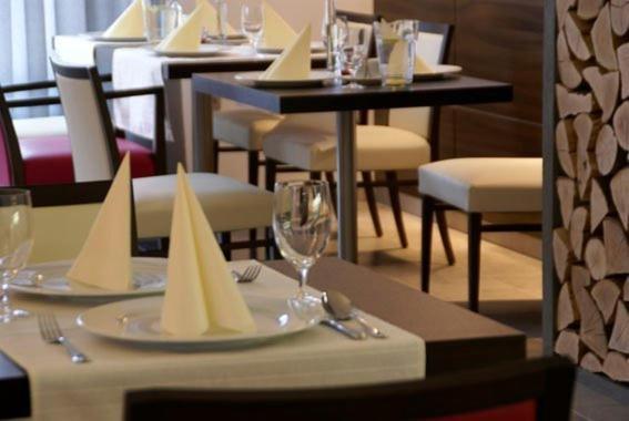 F团队酒店 Liptovský Hrádok 外观 照片
